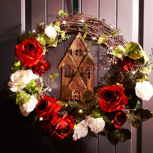 Grimm Inspired Fairytale Lit Rose Wreath - Picture 2 of 2